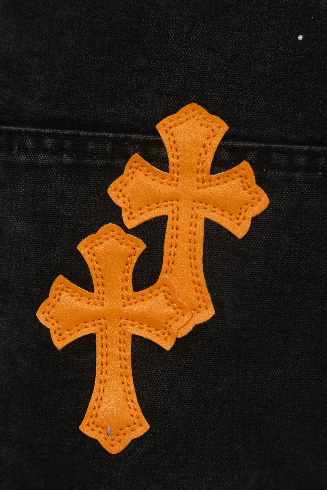 P240 Actual photo [High quality] Code: 25058# Color: Black/khaki Size: S/28 to Hearts (Cro Heart) new summer style, classic B01 version blessing, high version made of high-ounce custom fabrics, fermented and soft-fixed, soft and thick to wear, details are all hand-polished and made with craftsmanship, full-print jacquard fabric, unique design style, multiple processes to create a full retro feel, niche and unique non-colliding shirts, custom-made old spray-painted buttons, every detail is crafted with craftsmanship